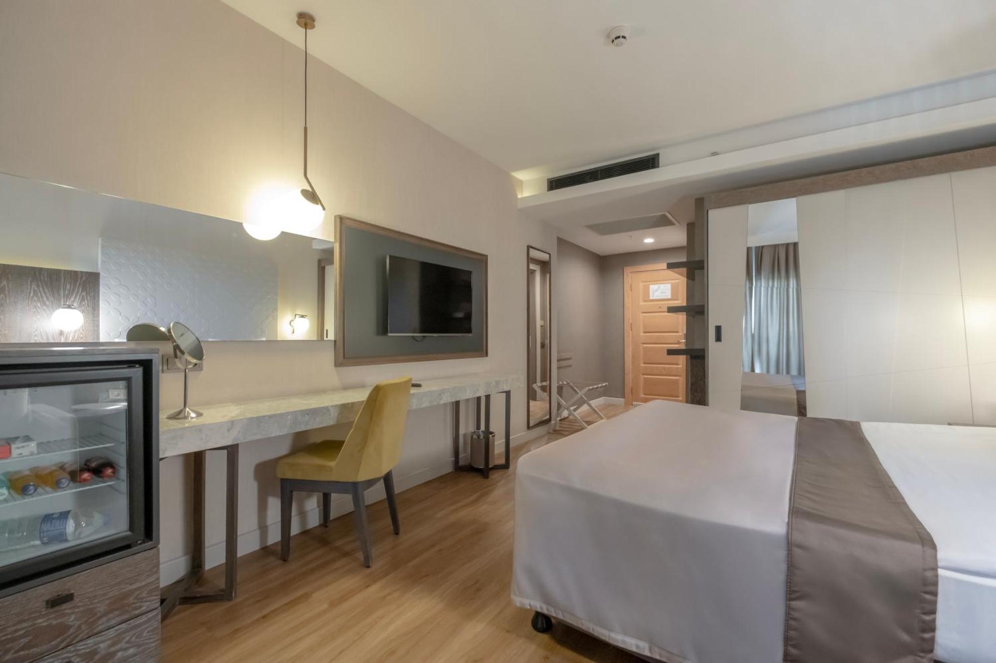 Fame Residence Lara & Spa Antalya Exteriör bild